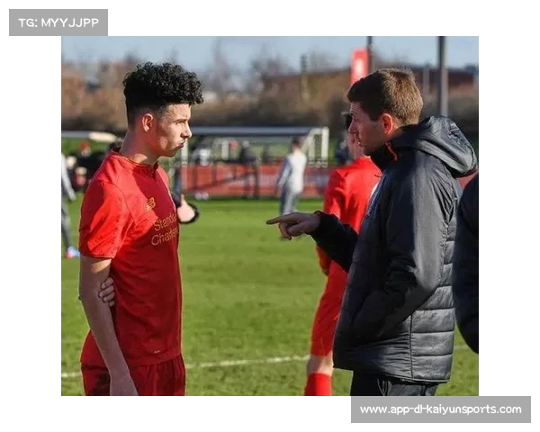 王朝班底重塑辉煌 威尔逊格雷哈蒙等五人携手共铸四年三冠传奇 王朝班底重塑辉煌 威尔逊格雷哈蒙等五人携手共铸四年三冠传奇