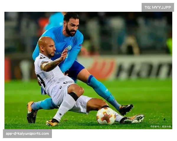 吉马良斯后卫诺布雷加成后防中坚，助球队零封对手